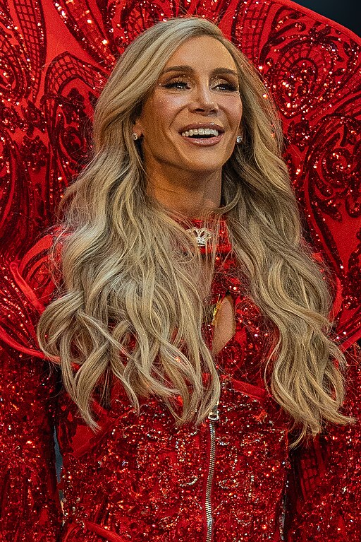 512px-Charlotte_Flair_RR25_(cropped)
